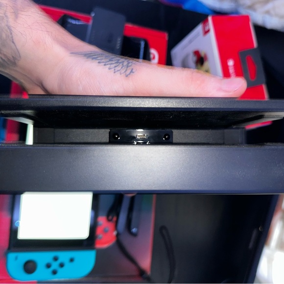 Nintendo switch Neon blue & red - Picture 15 of 15